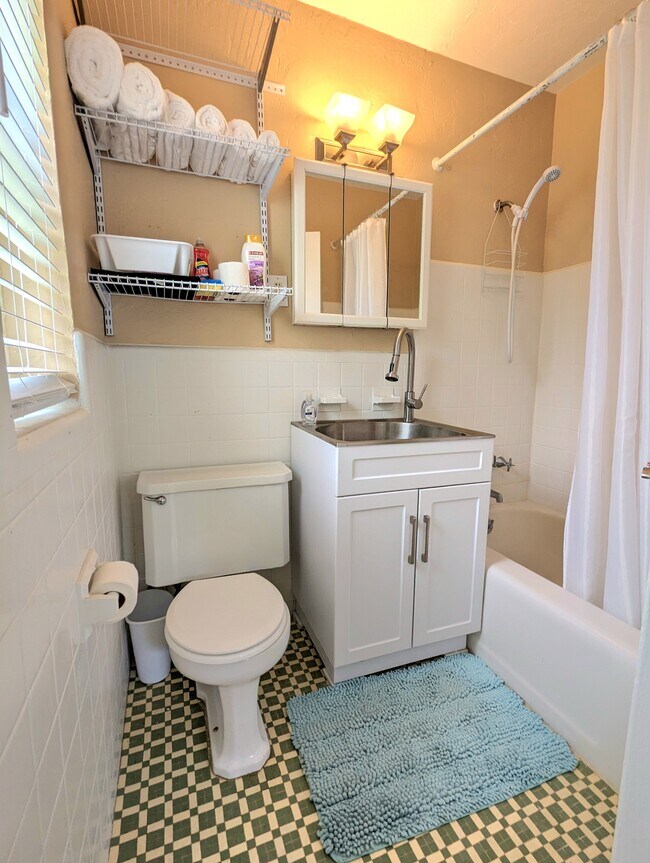 1736 Dewey St unit A, Hollywood, FL 33020 - photo 3