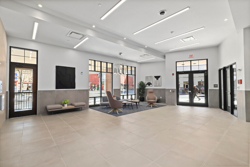 Port & Main, Port Chester, NY 10573 - photo 1