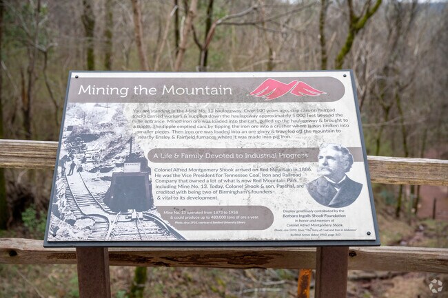 The Garden Highlands
neighborhood is full of rich history shown through signage and monuments.