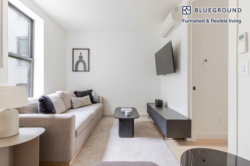 44-74-74 21st St unit FL3-ID1781, Queens, NY 11101 - photo 1