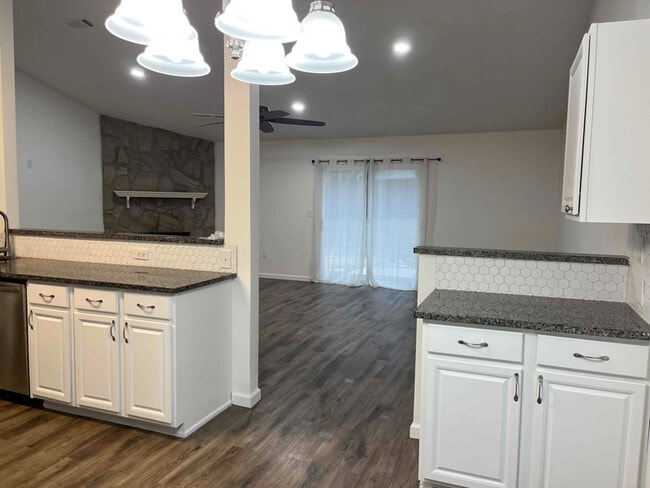 103 Trenton Ave, Crestview, FL 32539 - photo 4