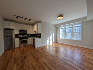 648 W Wrightwood Ave Unit 300, Chicago, IL 60614