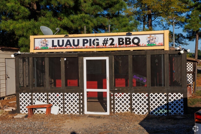The Luau Pig #2 BBQ restaurant serves the best BBQ for the Stonewall locals.