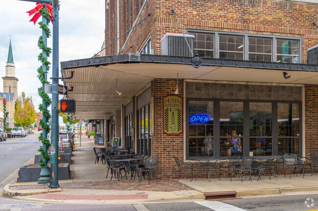 Gump Addition-Carnegie residents can enjoy Main Street Pizza for lunch.