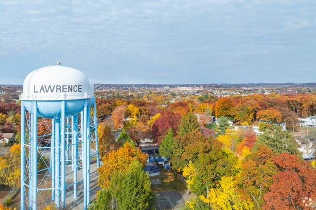 Mount Vernon is on the southern side of Lawrence and has easy access in or out of the city.