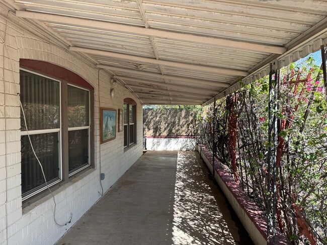 1402 E Diamond St, Phoenix, AZ 85006 - photo 2