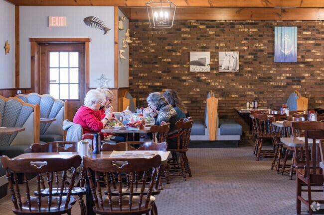 Hometown Kitchen is top choice for brunch and comfort food like steak and burgers in Somers.