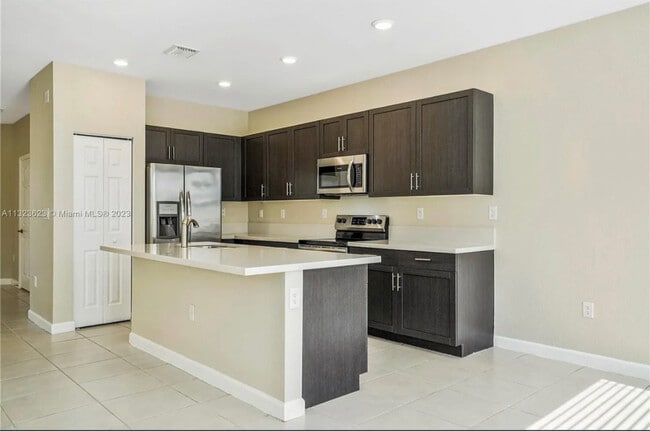 3440 W 110th St, Hialeah, FL 33018 - photo 3