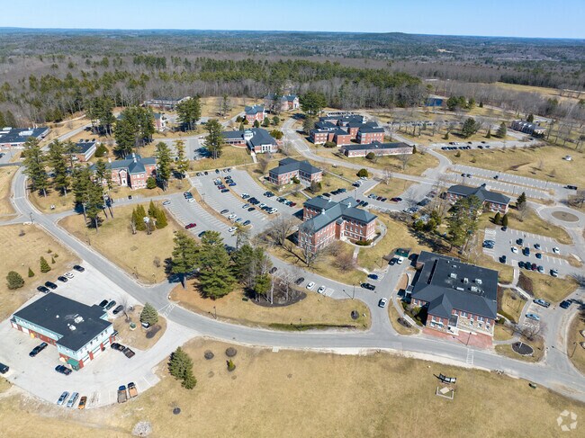 Pineland Farms' working farm and market are nestled within an agricultural school campus.