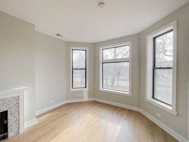 2922 W Logan Blvd unit 2E, Chicago, IL 60647 - photo 4