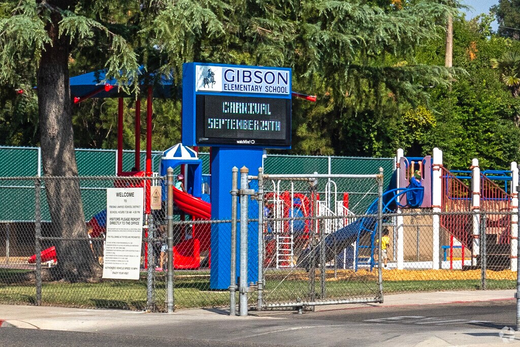 Gibson Elementary School serves grades K-6 in Fresno.