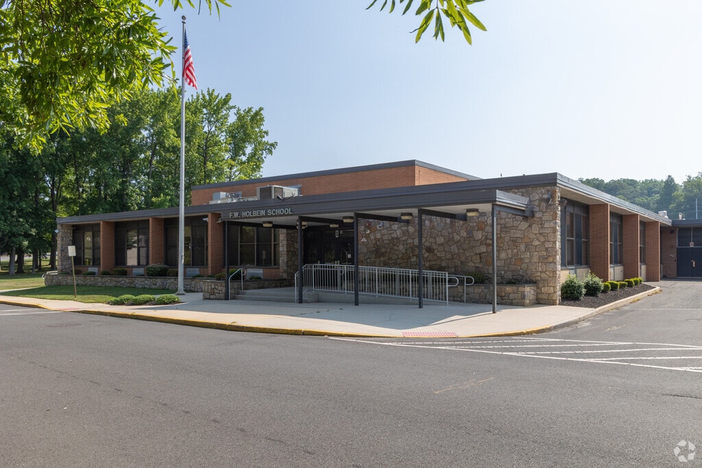 F.W. Holbein School has students in grades 5-8.