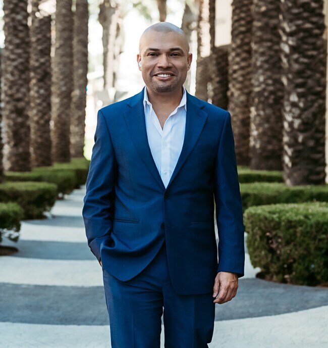 Max Chavez