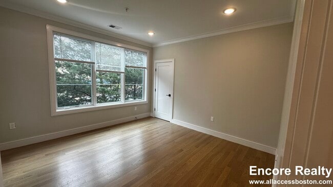 108 Warren St unit 3, Boston, MA 02119 - photo 2