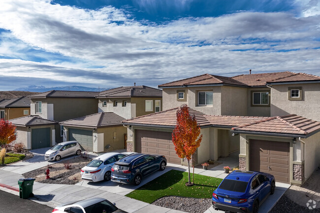 Lemon Valley has many styles of homes including Spanish inspired stucco homes in Ladera Ranch.