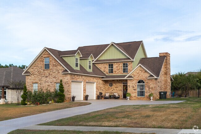 Life moves at just the right pace in Robertsdale, Alabama.