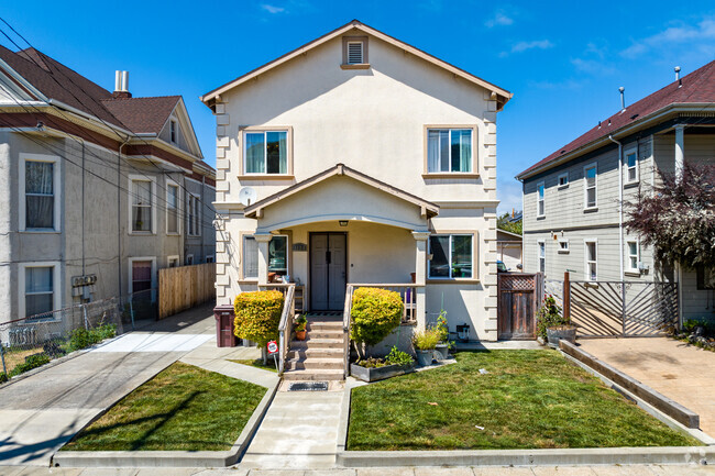 Homes in Golden Gate have lots that can fit a trimmed front yard and spacious backyard.