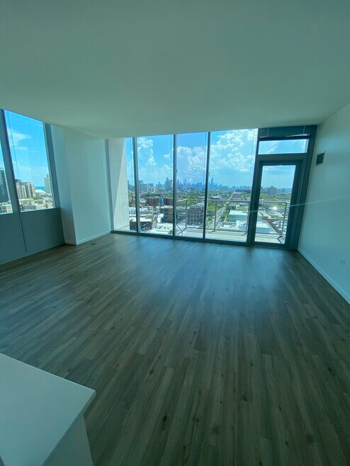 3760 N Halsted St unit 916, Chicago, IL 60613 - photo 1