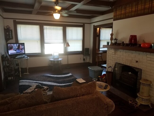 1801 E 12th St, Des Moines, IA 50316 - photo 2