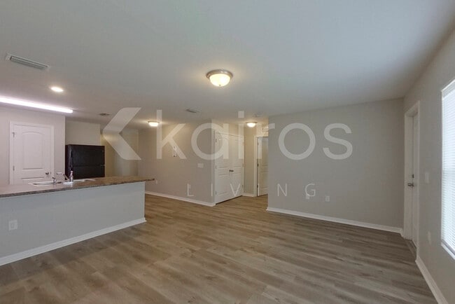 315 NE 25th Terrace, Cape Coral, FL 33909 - photo 4