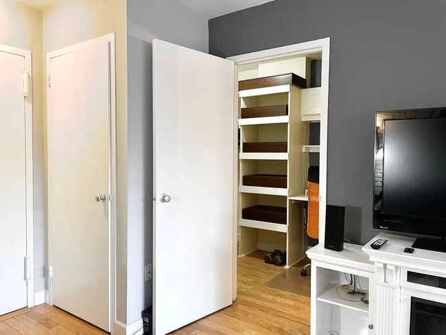 Walk-in Closet