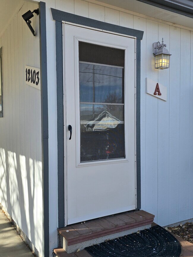 12103 Viewpoint Dr unit A, Lakewood, CO 80401 - photo 3