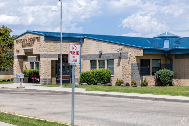 Bus loading zone at Roosevelt Elementary in Nampa.