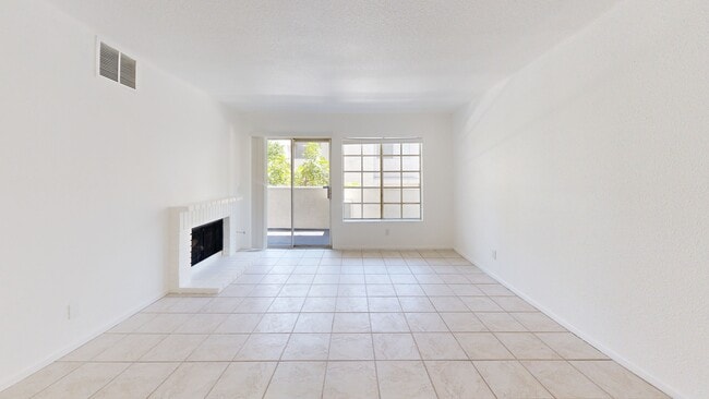 20235 Keswick St unit 102, Winnetka, CA 91306 - photo 2
