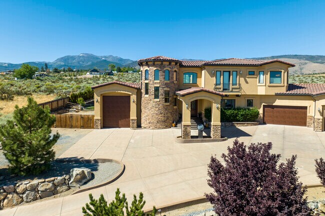Summit Sierra has magnificent Mediterranean style estates with sweeping panoramic views.