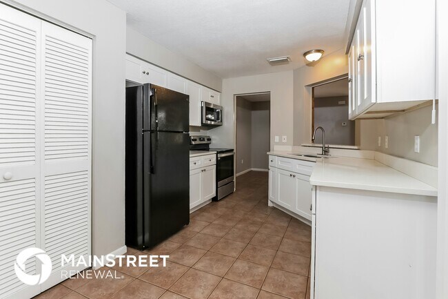 253 SW Tulip Blvd, Port Saint Lucie, FL 34953 - photo 6