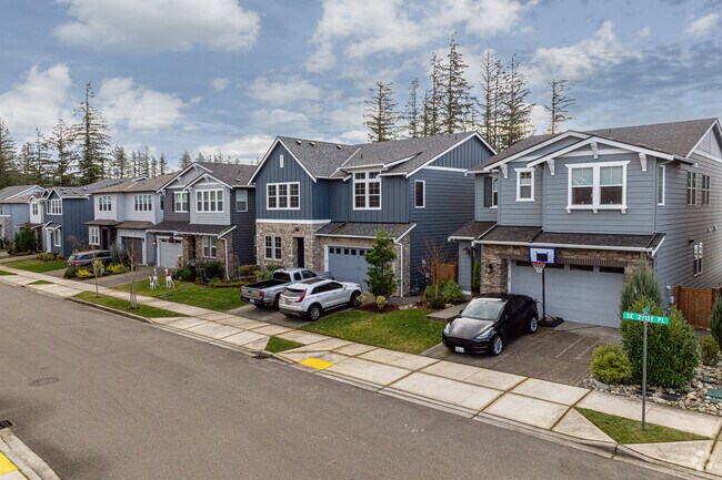 raditional multi-story homes with a simple exterior are common.