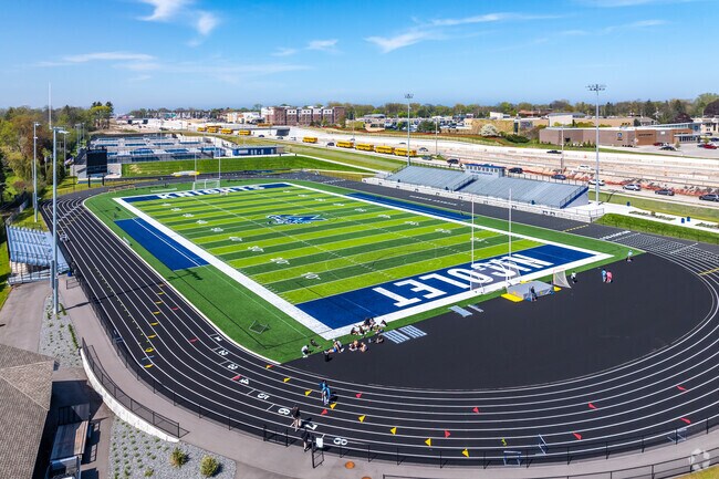 Green Tree students often attend Nicolet High School, rated A by Niche.