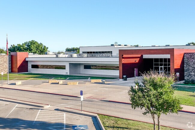 Purcell Elementary School has a 16:1 student-to-teacher ratio.