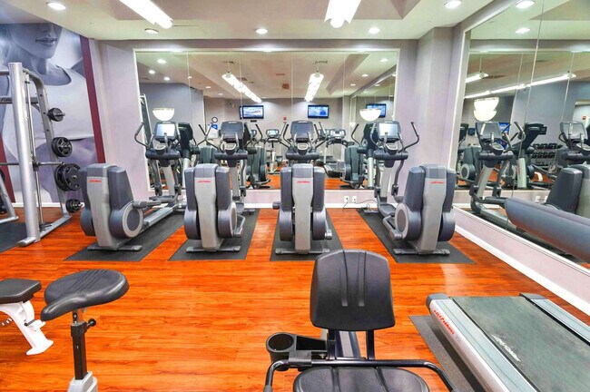 320 23rd St S unit FL7-ID1022524P, Arlington, VA 22202 - photo 6