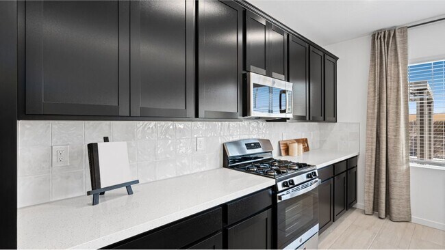 561 Preston Crest St, Henderson, NV 89011 - photo 4