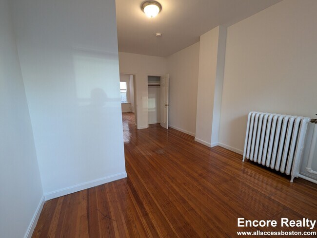 31 Temple St unit 10H, Boston, MA 02114 - photo 6