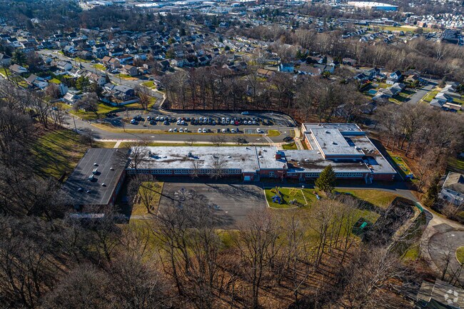 Charles Olbon School has a students teacher ratio of 10 to 1.