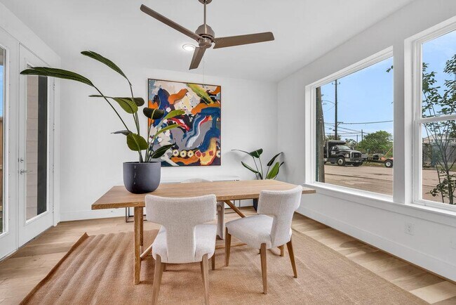 2414 Canal St unit D, Houston, TX 77003 - photo 4