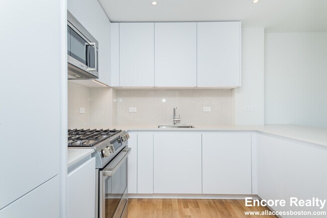 1410 Columbia Rd unit 78M, South Boston, MA 02127 - photo 2