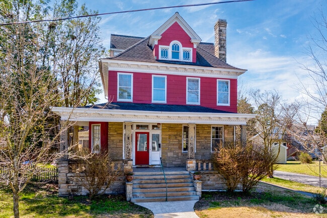 Victorian homes in Lafayette-Winona bring timeless style to the neighborhood.