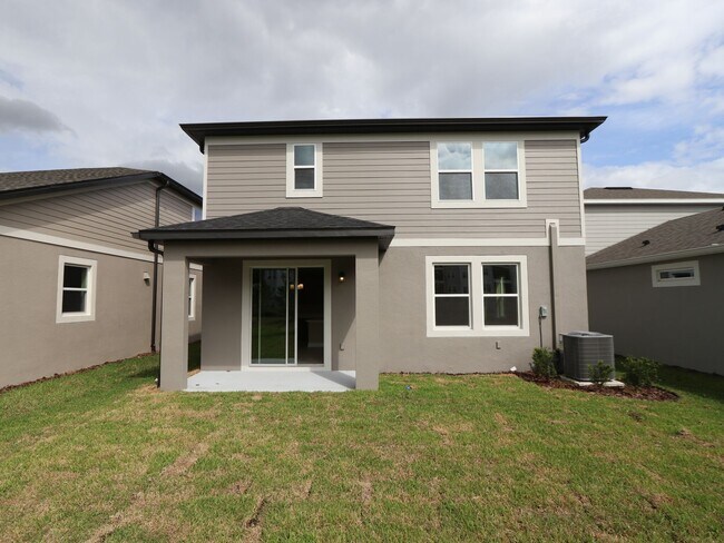 31264 Pendleton Landing Cir, Wesley Chapel, FL 33545 - photo 5