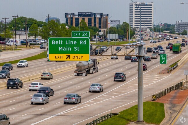 With close proximity to 75, Duck Creek locals can get to Dallas or McKinney in no time.