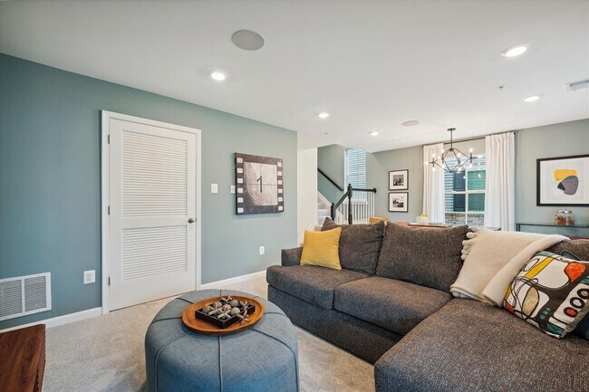 16623 Tortola Dr unit 227, Accokeek, MD 20607 - photo 3