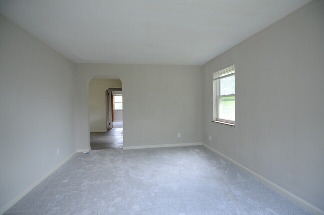 5070 Anderson Place unit 4, Cincinnati, OH 45227 - photo 3