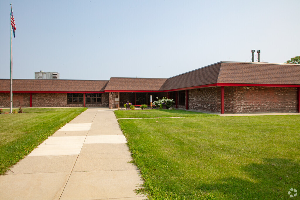 Bunche Elementary School building in Hanna Creighton.