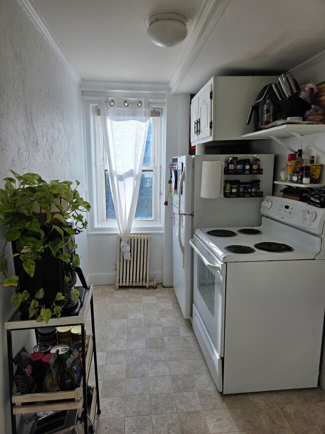 37 Court St unit 2, Plymouth, MA 02360 - photo 5