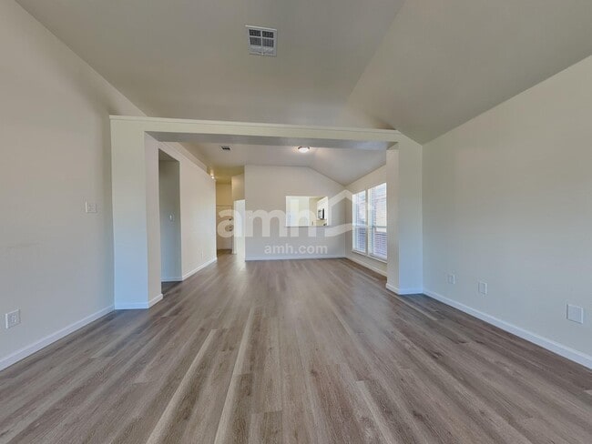 7505 Fossil Lake Dr, Arlington, TX 76002 - photo 6