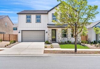 944 Traverse Dr S, Madera, CA 93636