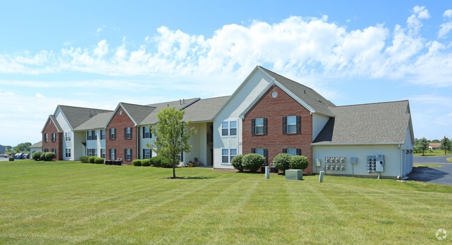 Life is Better at THE LINKS Apartments, Marysville, OH 43040 - photo 3