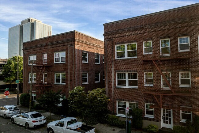 1509 NE 10th Ave unit 301, Portland, OR 97232 - photo 3